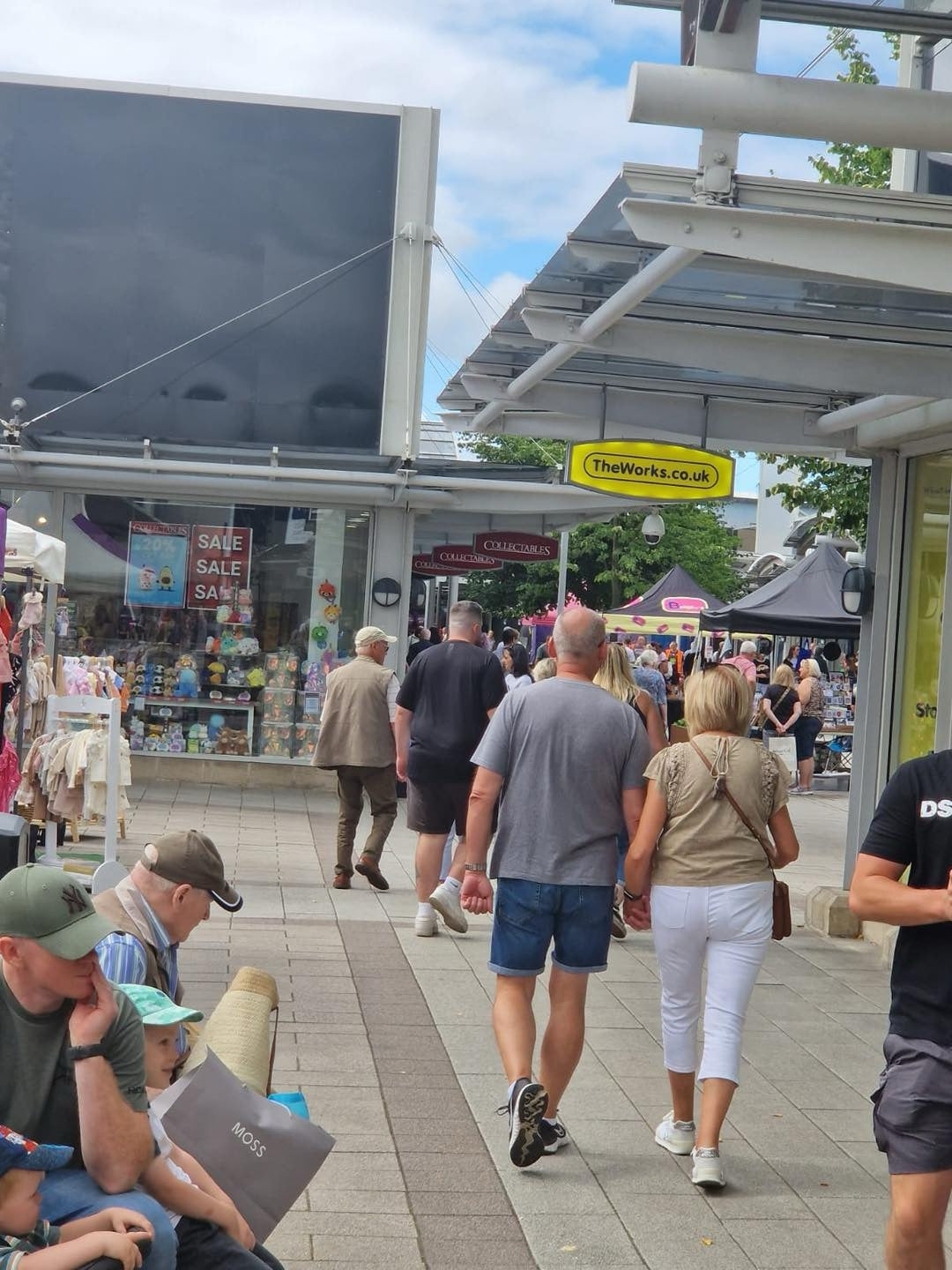 Designer Outlet Leeds (junction 32) - Artisan Street Fayre - outdoors